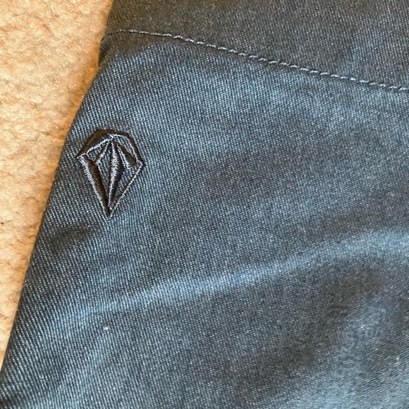 VOLCOM shorts NWOT men’s 29 waist. - Picture 7 of 7